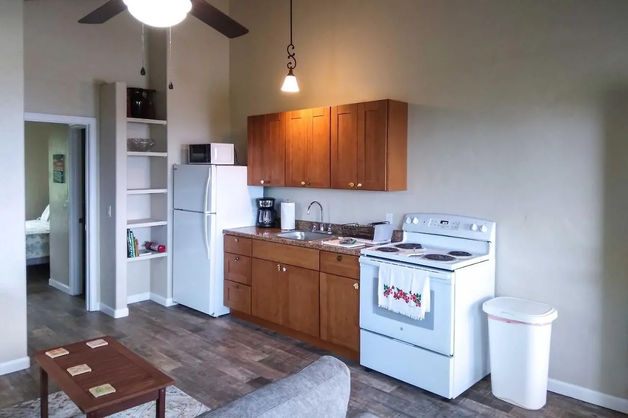 Airy Kailua-Kona Apt Less Than 3 Mi To Beach Access! Apartment