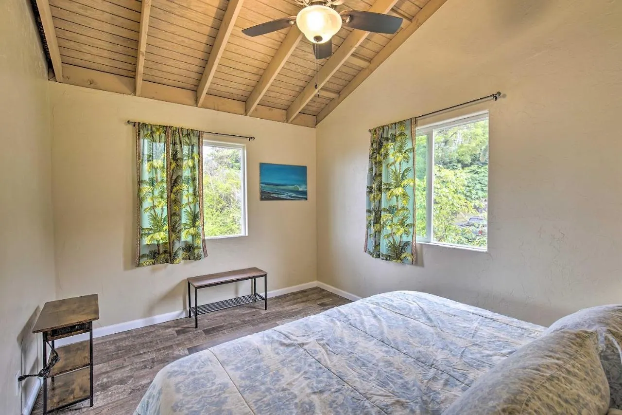 Airy Kailua-Kona Apt Less Than 3 Mi To Beach Access!