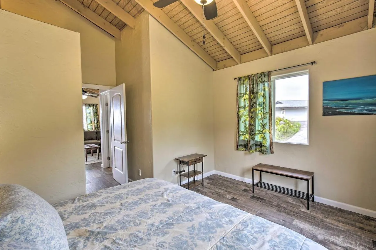 Airy Kailua-Kona Apt Less Than 3 Mi To Beach Access! Apartment