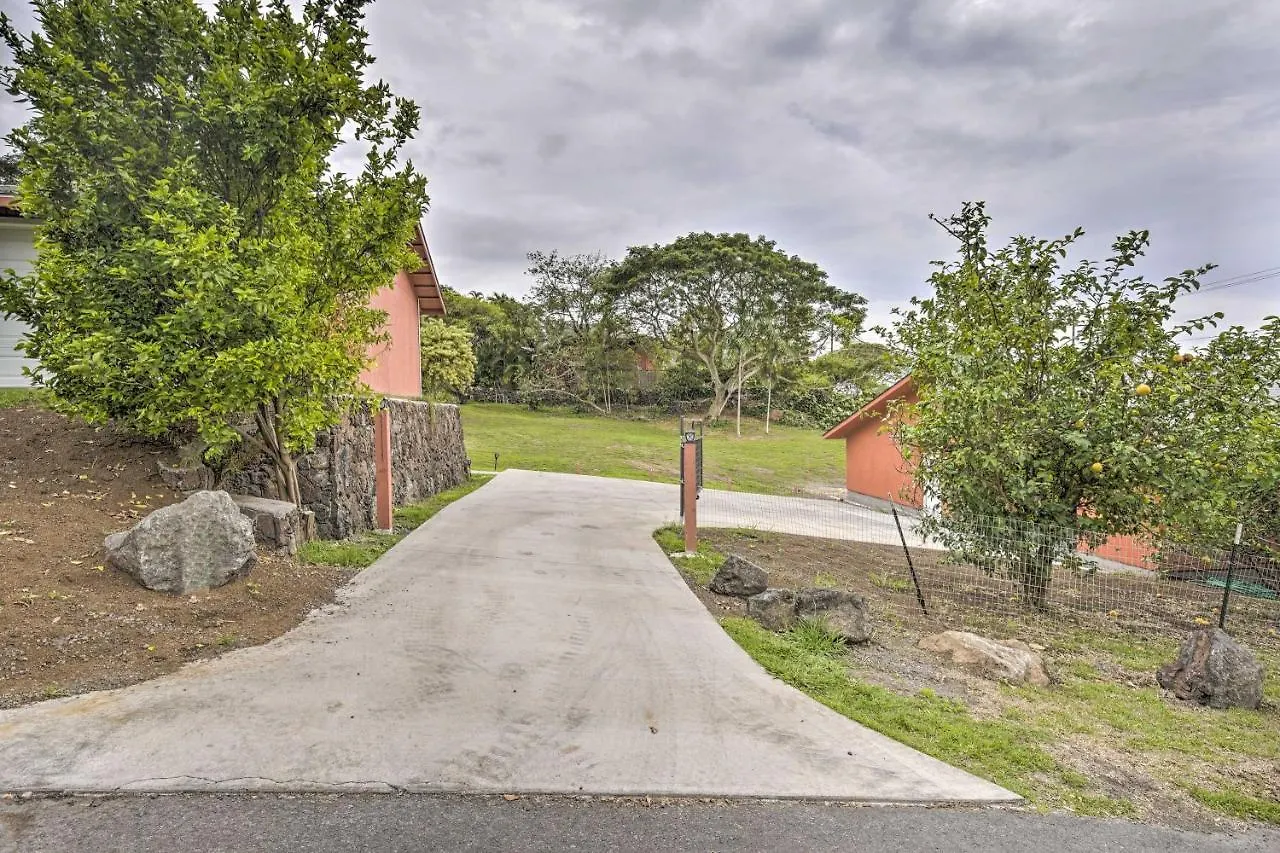 Airy Kailua-Kona Apt Less Than 3 Mi To Beach Access! 0*,